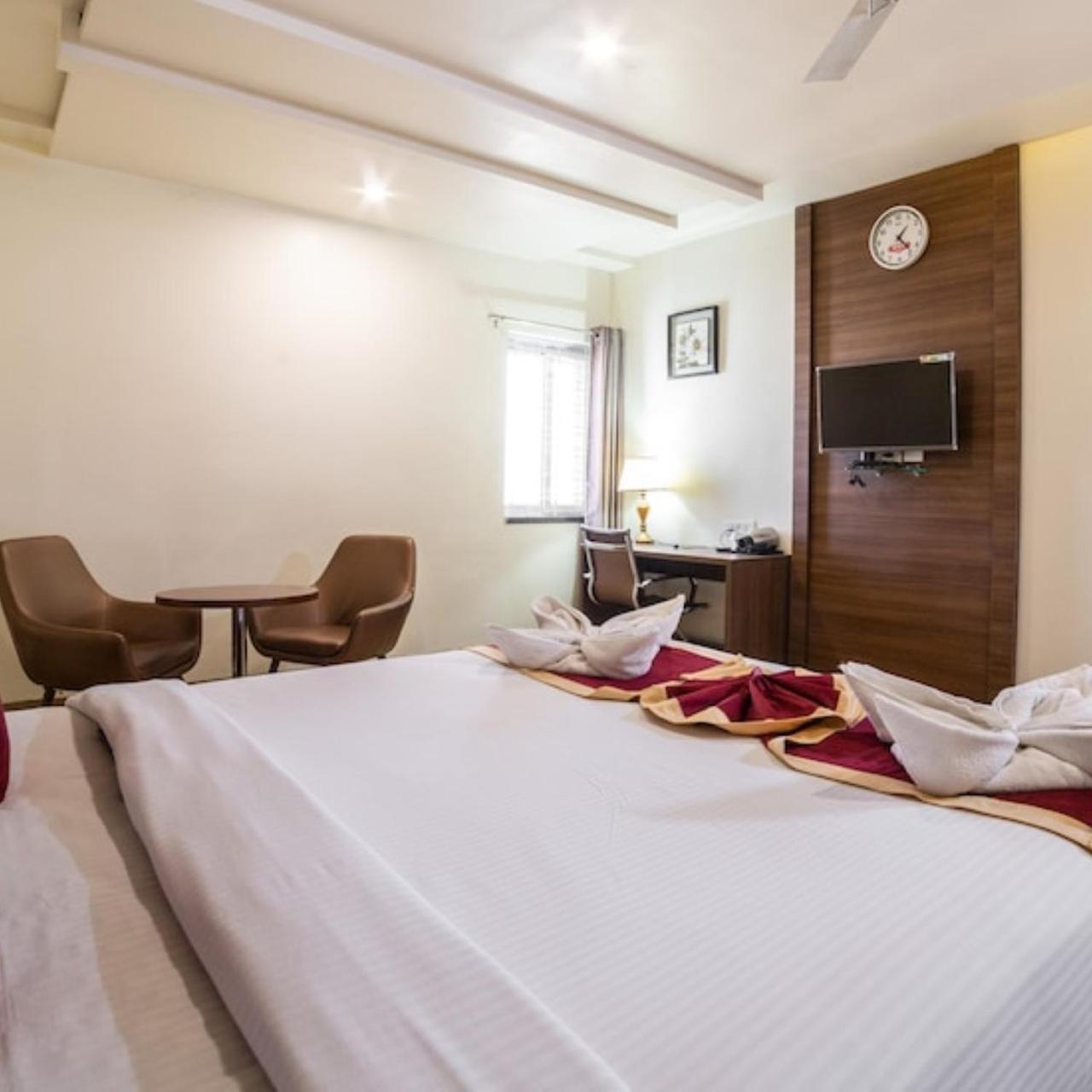 Hotel Svm Grand Medipally حيدر أباد المظهر الخارجي الصورة