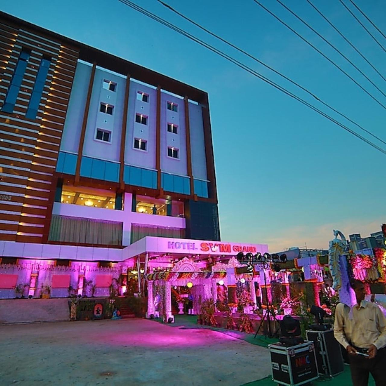 Hotel Svm Grand Medipally حيدر أباد المظهر الخارجي الصورة