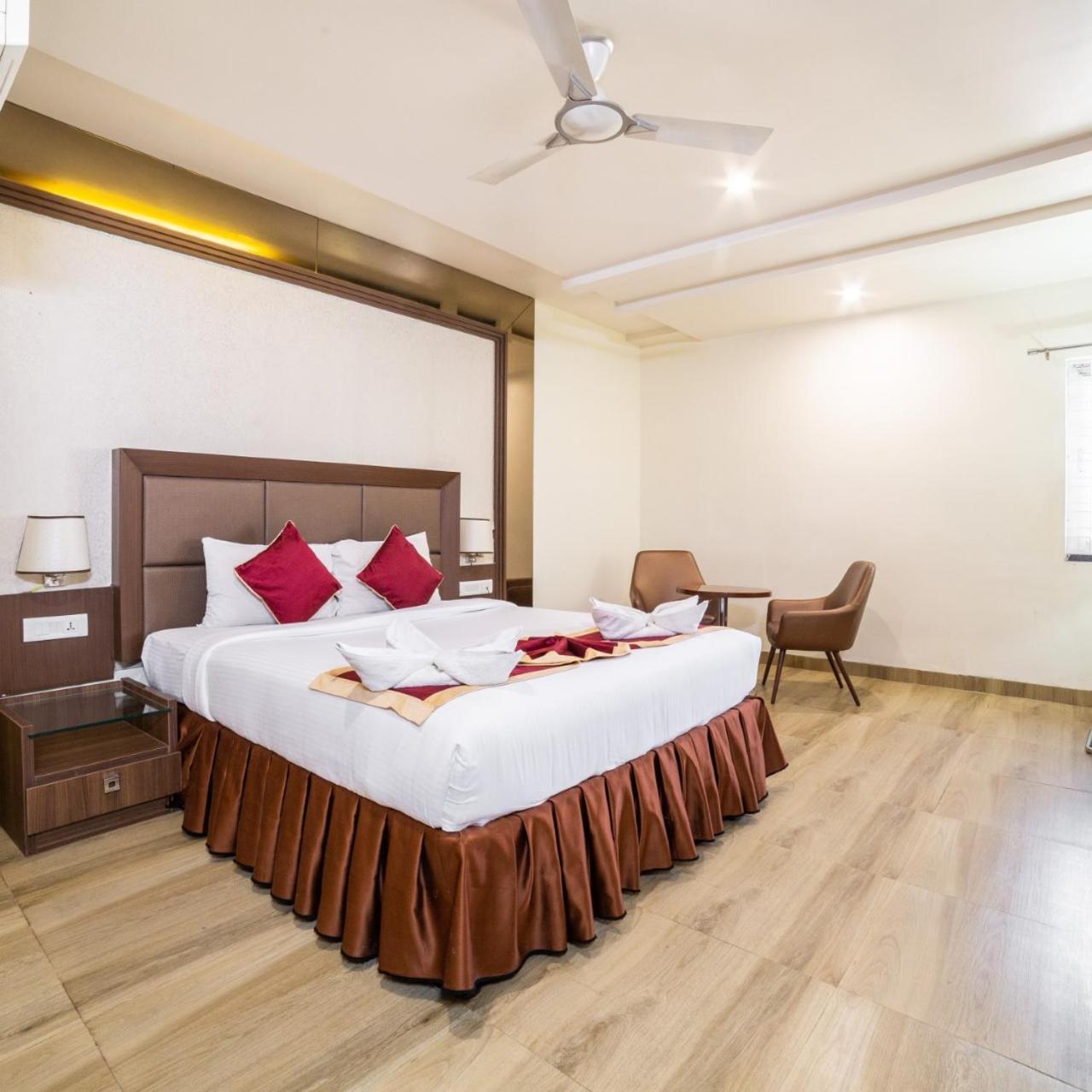 Hotel Svm Grand Medipally حيدر أباد المظهر الخارجي الصورة