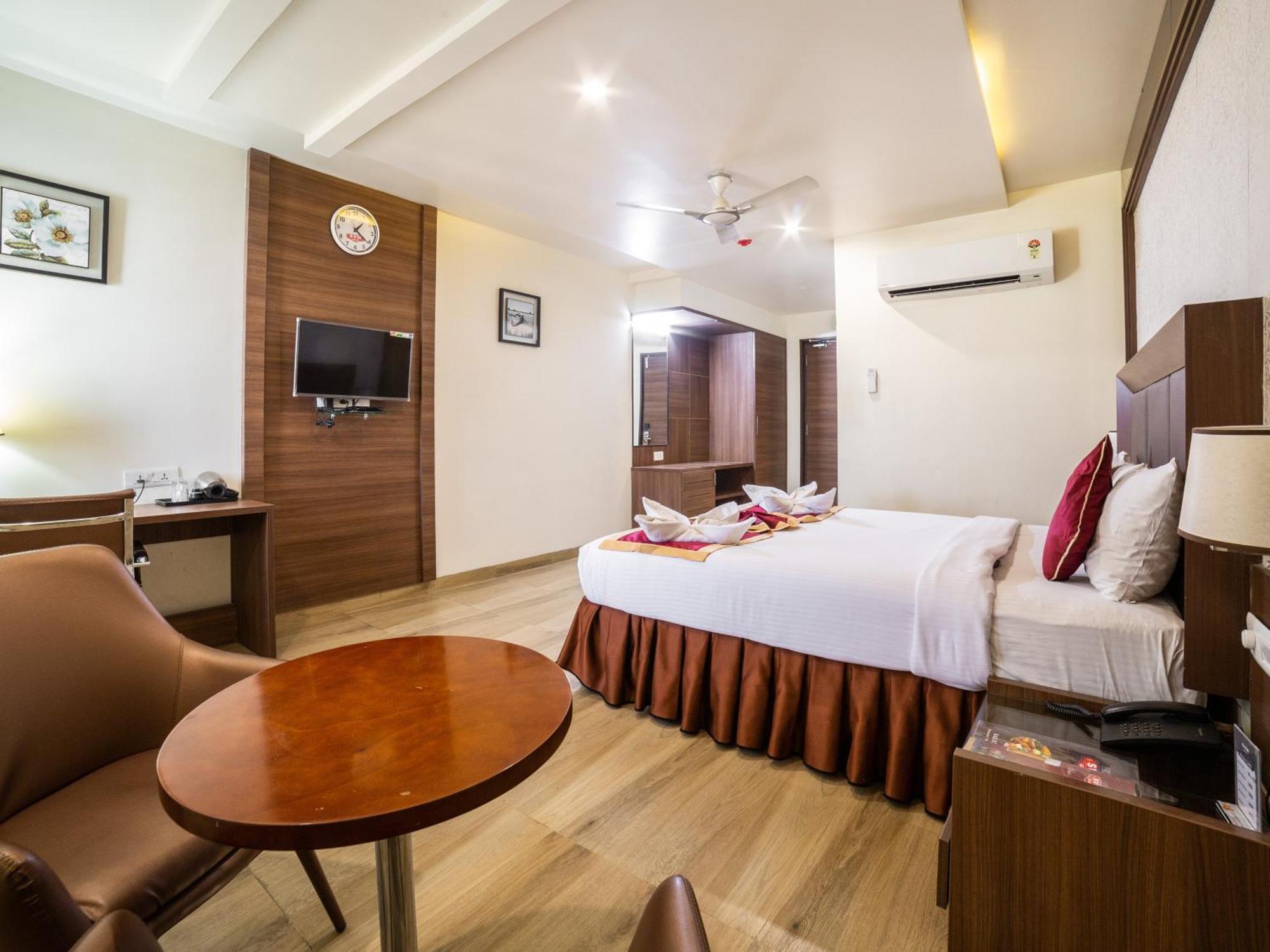 Hotel Svm Grand Medipally حيدر أباد المظهر الخارجي الصورة