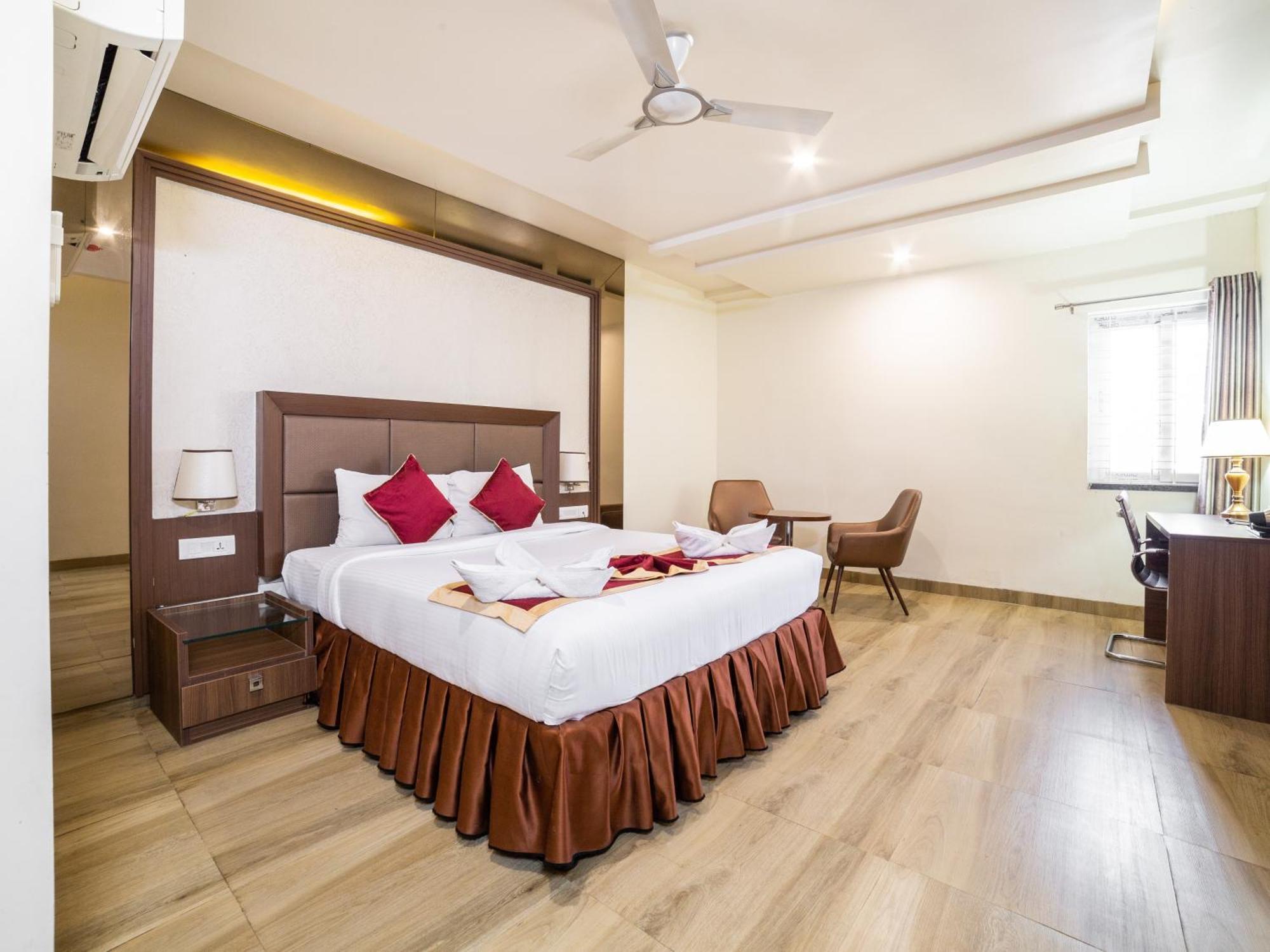Hotel Svm Grand Medipally حيدر أباد المظهر الخارجي الصورة